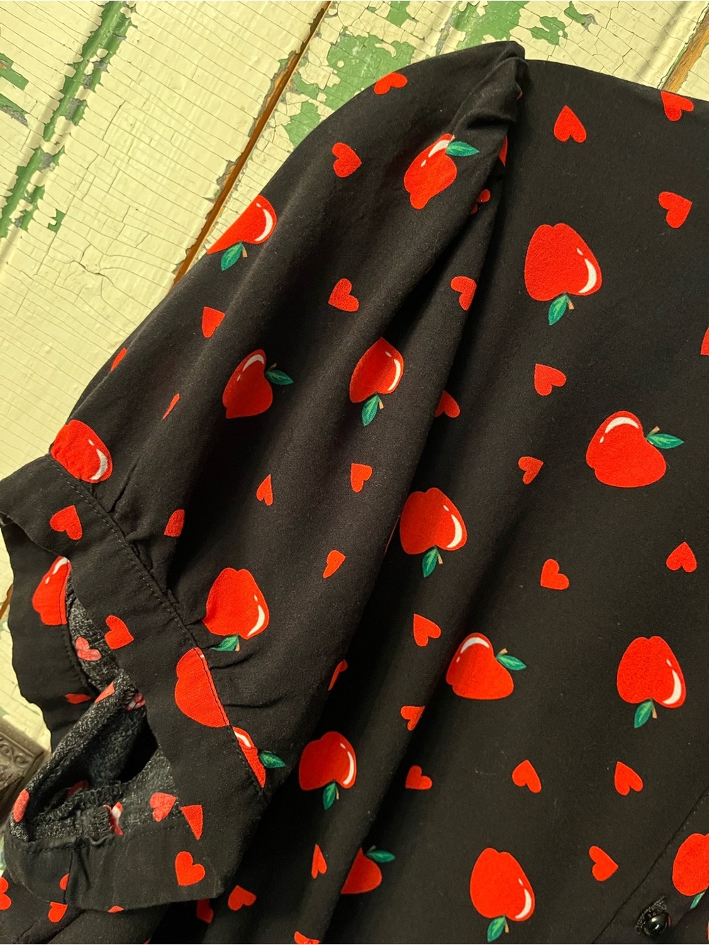 ModCloth Black Blouse with Red Apple & Heart Print Size 18 US - Picture 3 of 12